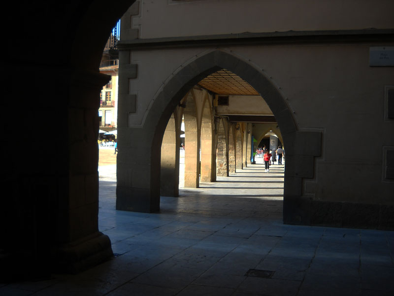 plaça porticada de VIC 4  de 4