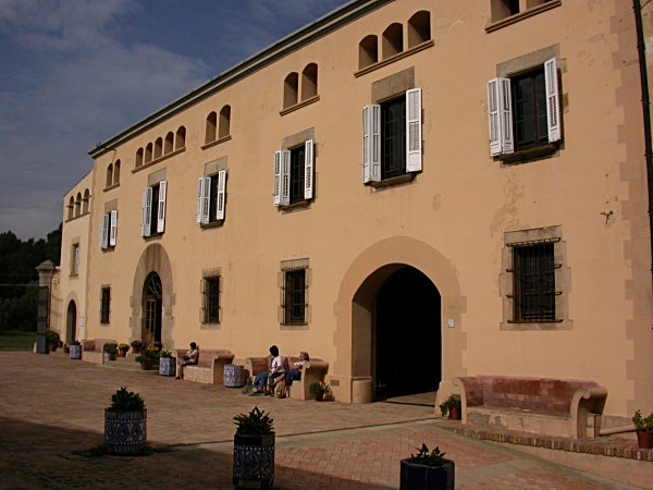 Edifici principal de la Masia de Can Coll