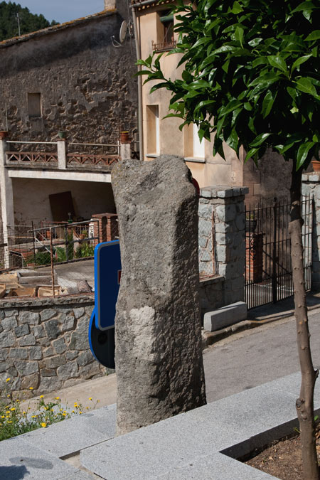 Menhir de Castellruf (Santa Maria de Martorelles)