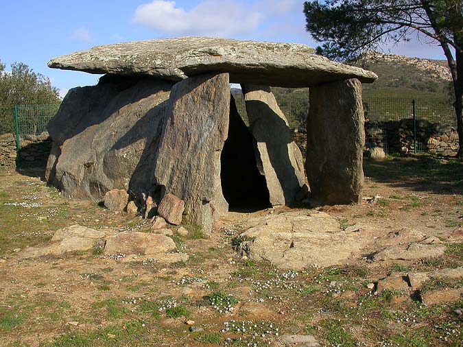 Dolmen de la Creu d'en Cobertella