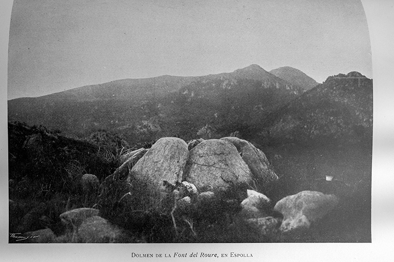 Dolmen de la Font del Roure, en Espolla