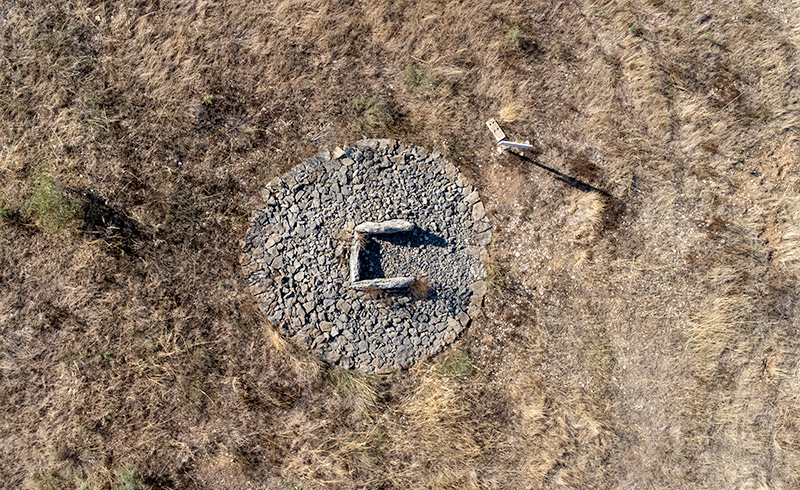 Dolmen del sot de la tomba de can Parés.