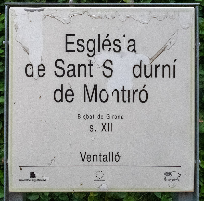 Cartell indicador: Sant Sadurní de Monturió.