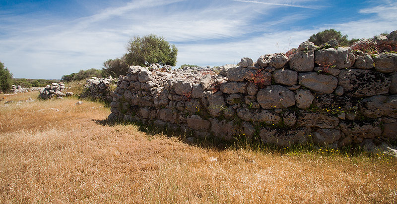 Pel poblat Talaiòtic de Torre d'en Galmés