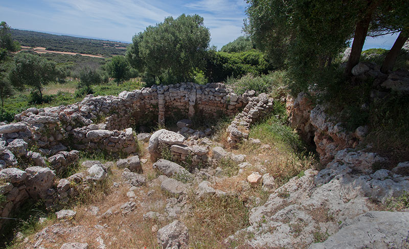 Pel poblat Talaiòtic de Torre d'en Galmés