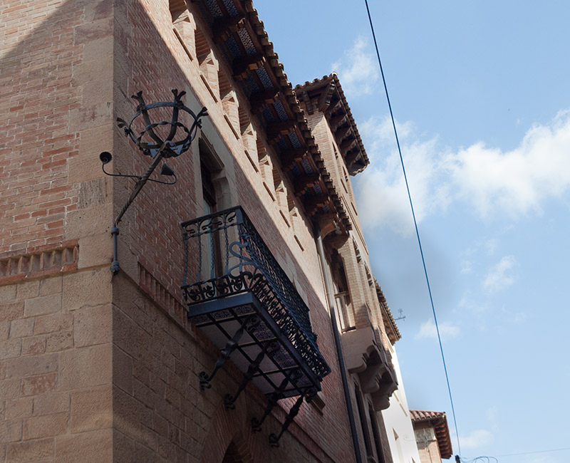 Casa Raspall. (Antiga Can Mayol de la Plaça)