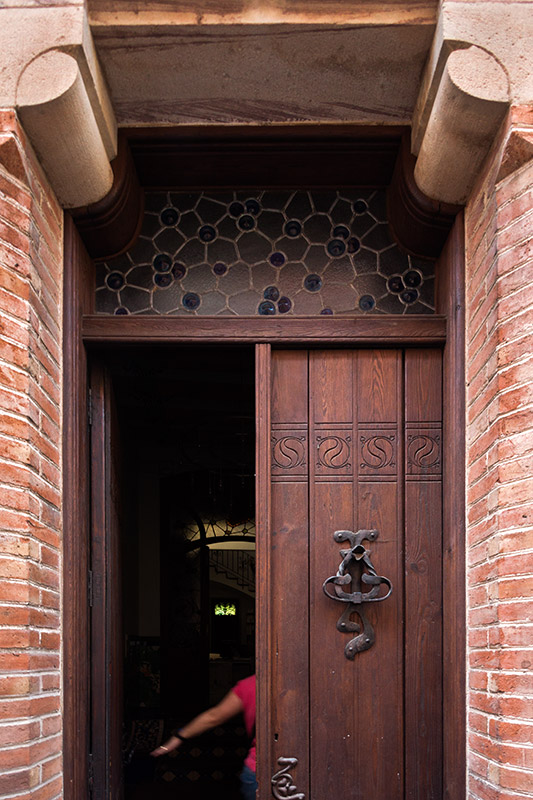 Casa Raspall. (Antiga Can Mayol de la Plaça)