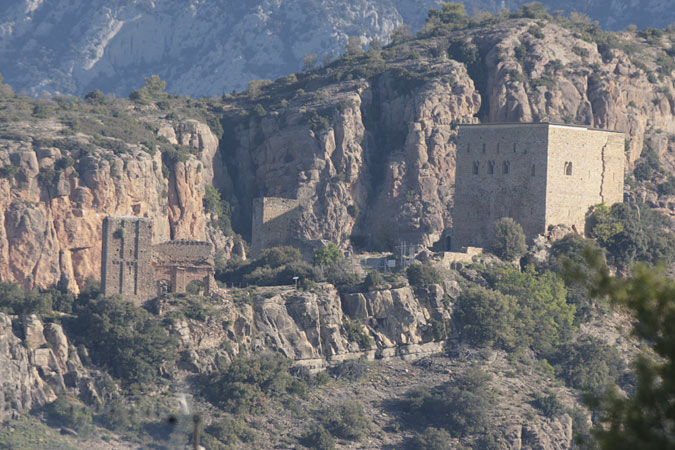 Castell de Llordà + església de Sant Sadurní