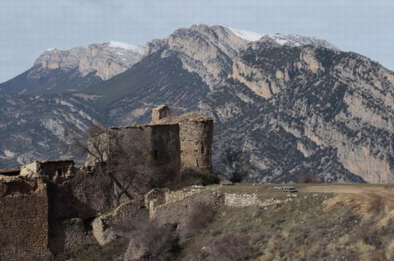 Esglesia  de Rubio i vista del Monsec d'Ares