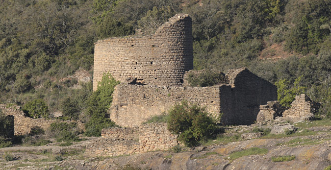 Restes de la torre del castell de Comiols