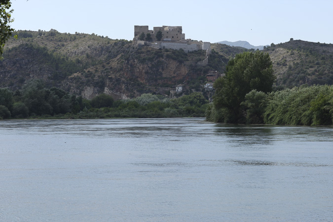 Riu Ebre + castell de Miravet