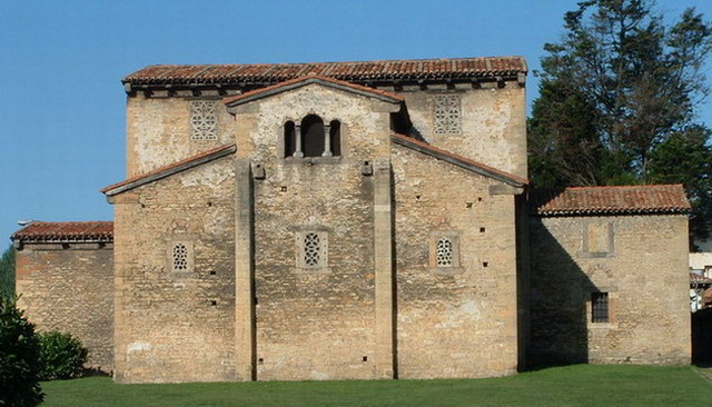 Iglesia San Julián de los Prados de Oviedo