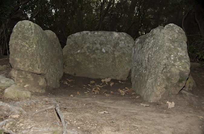 Dolmen de Can Gol II 2de3