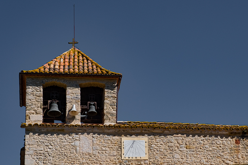 Masia i rellotge de sol