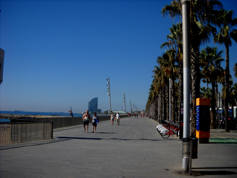 Passeig maritim de la Barceloneta 2 de 3