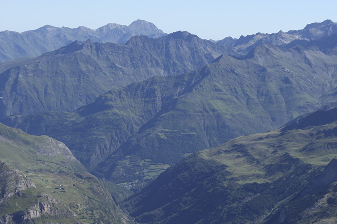 Vista des del cim del Taillon.