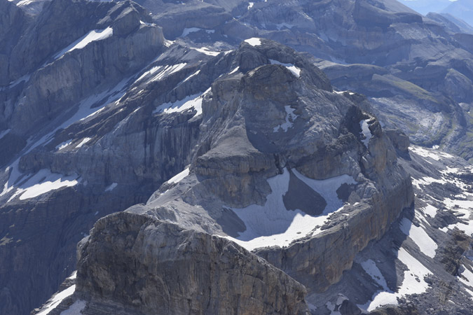 Vista des del cim del Taillon.