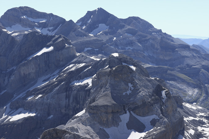 Vista des del cim del Taillon; Mont Perdut.