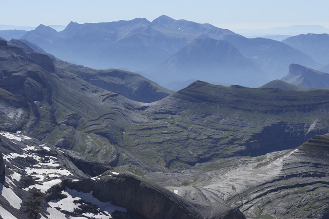 Vista des del cim del Taillon.