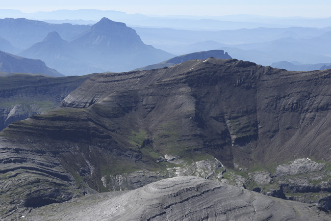 Vista des del cim del Taillon.