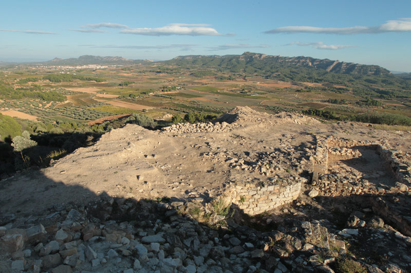 Vista de les Serres de Cavalls  i de Pàndols des del coll del Moro.