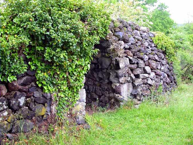 Cabana de pedra tosca