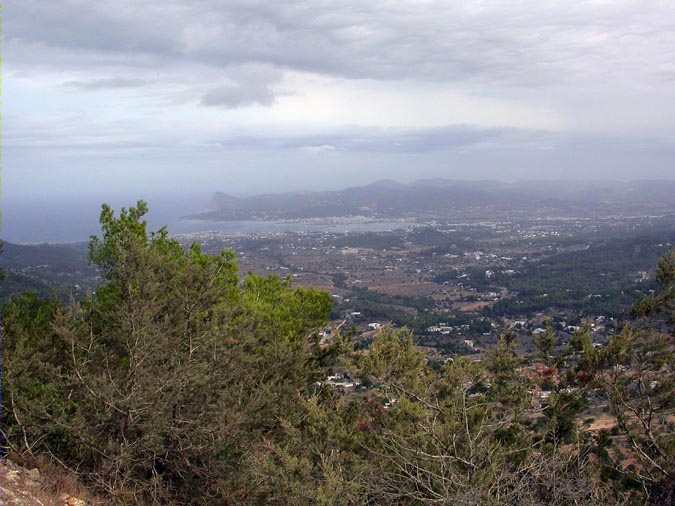 Visión de  la zona de San Antoni de Portmany desde Sa Talaia, Ibiza