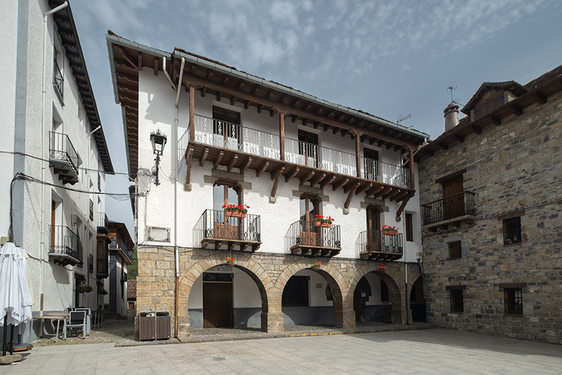 Passejant pel poble. Ansó