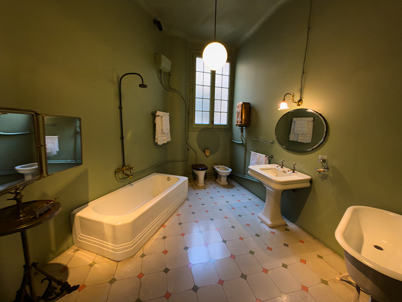 Passejant per "La Pedrera", casa Millà.