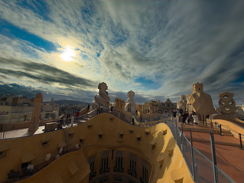 Passejant per "La Pedrera" i/o casa Millà.