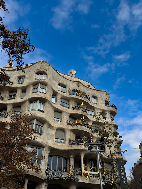 Passejant per "La Pedrera", casa Millà.