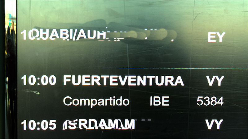 A Fuerteventura. Panell d'hora de sortida de l'avió
