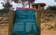 Cartell indicador: Dolmen de  Pedra Gentil