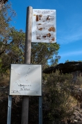 Cartell informatiu d'un dolmen