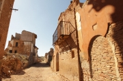 Calle Mayor,  pueblo viejo de Belchite.