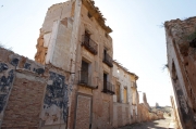 Calle Mayor,  pueblo viejo de Belchite.