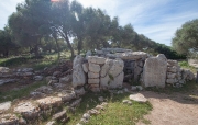 Cambra hipòstila i casa Talaiòtica