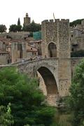 Part del pont medieval de Besalú