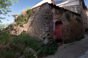 Passejant pel poble de Castell d'Empordà.