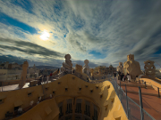 Passejant per "La Pedrera" i/o casa Millà.